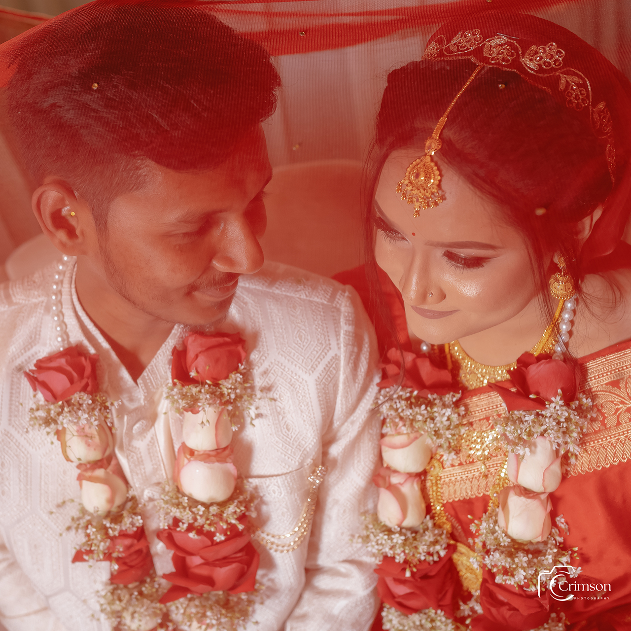 Outdoor couple photoshoot in Dhaka by Crimson Photography © Crimson Photography WhatsApp: +8801521211109 Mail: crimsonsnapbd@gmail.com